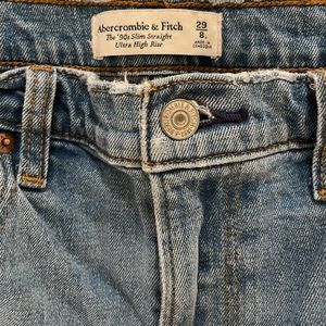 90s Slim Straight Ultra High Rise